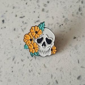 Cool Creepy Skull Skeleton Flower Floral Macabre Death Spooky Lapel Pin